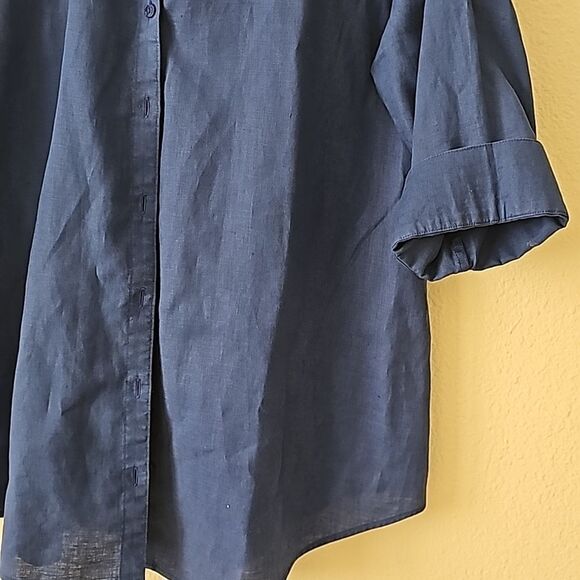 Chicos No-Iron Linen Loop-Back Tunic in blue 2 / Large - Picture 3 of 10